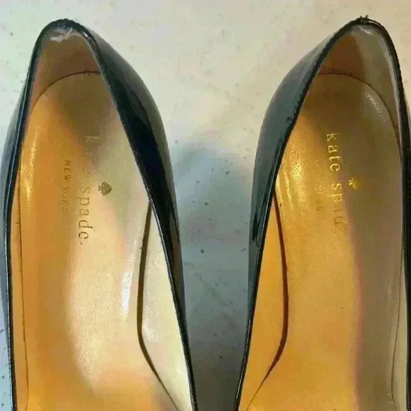 Kate Spade Womens Black‎ Patent Leather Pumps 2.75" Heel Size 7 - Picture 2 of 5